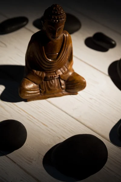 Estátua de Buda com círculo de pedra — Fotografia de Stock