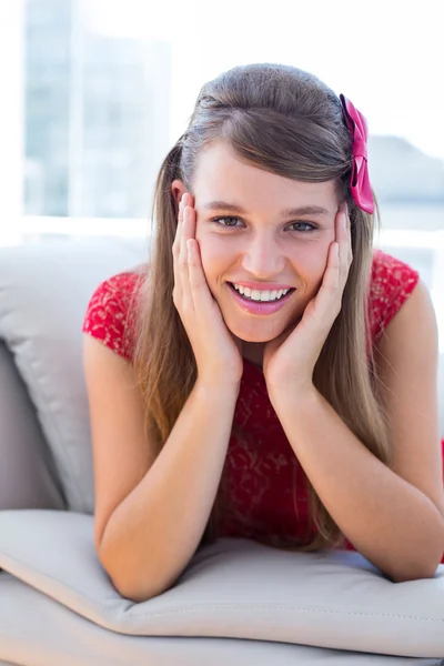 Muito hipster sorrindo — Fotografia de Stock