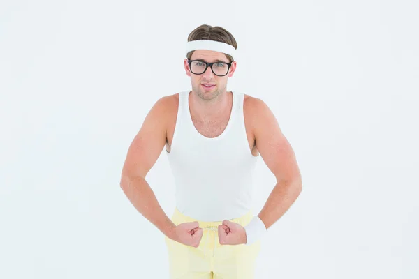 Geeky hipster posando en ropa deportiva — Foto de Stock