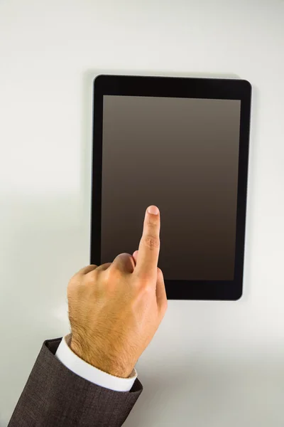 Man met zijn tablet pc — Stockfoto