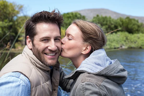 Happy couple at a lake — Stock Photo, Image