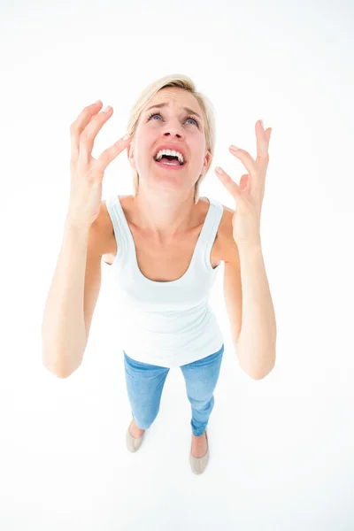 Boos vrouw schreeuwen met handen omhoog — Stockfoto