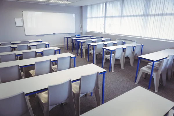 Salle de classe vide au collège — Photo