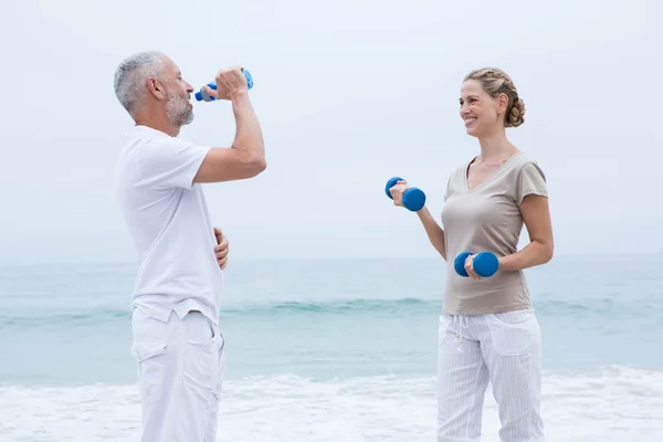 Ajuste pareja haciendo deporte —  Fotos de Stock