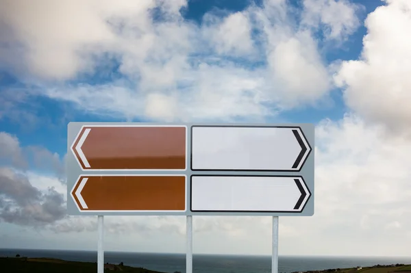 Setas Signpost com espaço de cópia — Fotografia de Stock