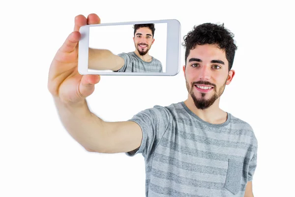 Casual homme prendre un selfie — Photo
