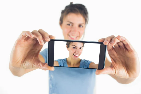 カジュアルなブルネット、selfie を取って — ストック写真