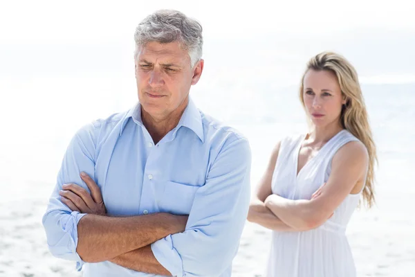 Verärgertes Paar mit Meinungsverschiedenheiten — Stockfoto