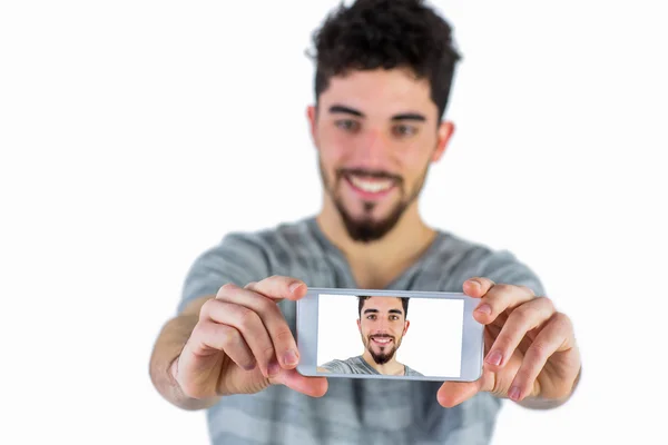 Hombre casual tomando una selfie — Foto de Stock