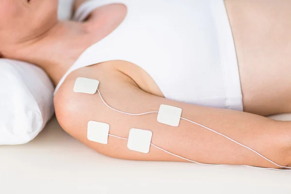 Woman having electrotherapy — Stock Photo, Image