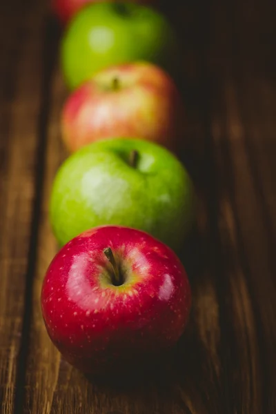 Verse kleurrijke appels — Stockfoto