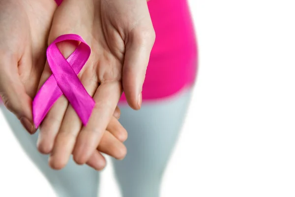 Kobieta z taśmy raka piersi — Zdjęcie stockowe