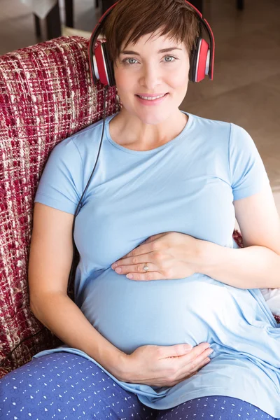 孕妇听的音乐 — 图库照片