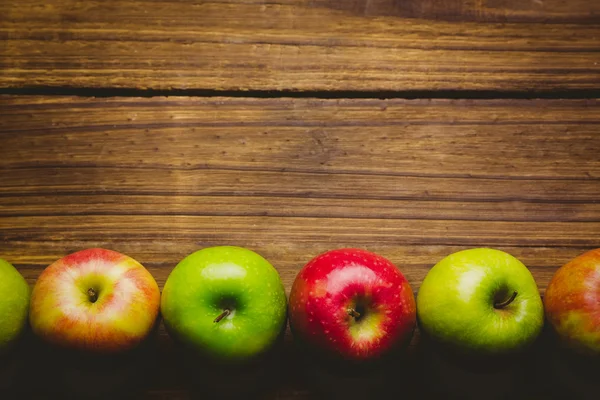 Manzanas frescas coloridas —  Fotos de Stock