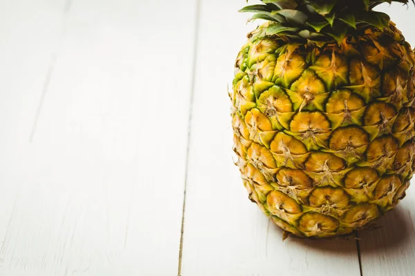 Frische Ananas — Stockfoto