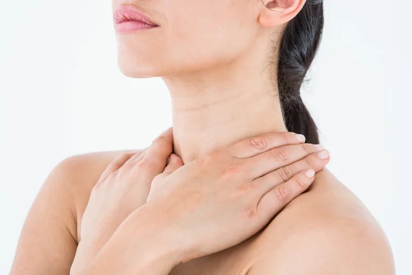 Enfermo morena teniendo dolor de garganta — Foto de Stock