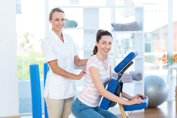 Woman having back massage — Stock Photo, Image