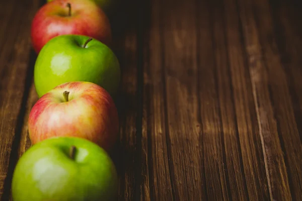 Verse kleurrijke appels — Stockfoto