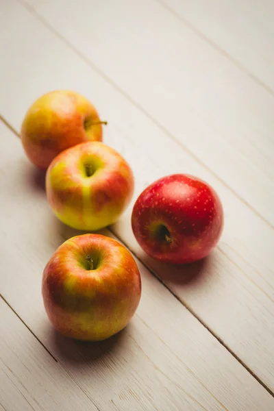 Taze kırmızı elmalar — Stok fotoğraf
