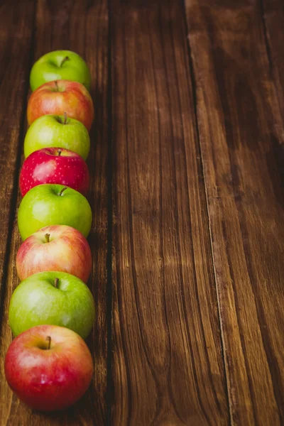 Verse kleurrijke appels — Stockfoto