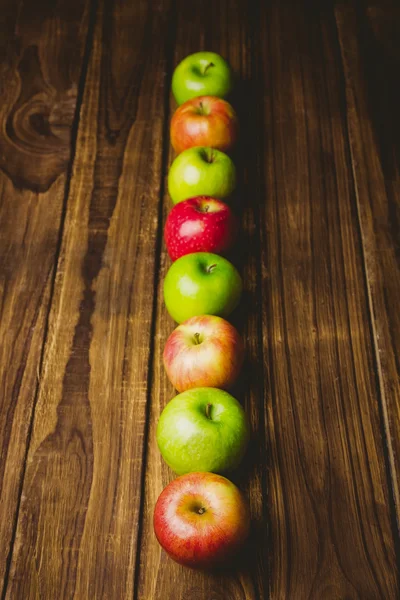 Verse kleurrijke appels — Stockfoto