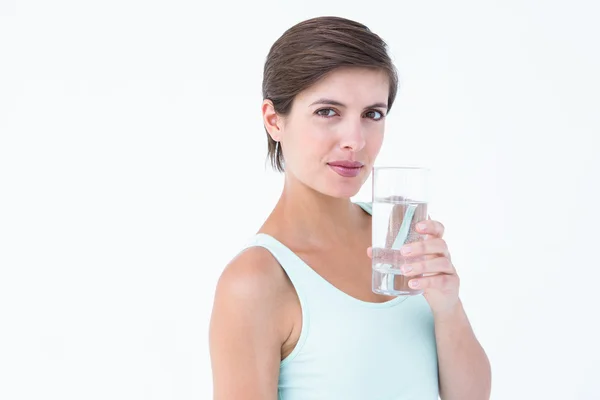 Kvinna dricka glas vatten — Stockfoto