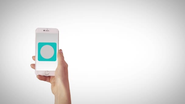 Apps üstünde smartphone kullanarak ele — Stok video