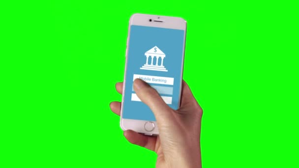 Žena pomocí mobilního bankovnictví na jejím telefonu — Stock video