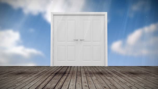 Puerta que se abre al cielo azul — Vídeos de Stock