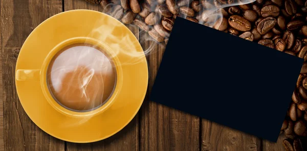 Immagine composita di tazza gialla di caffè — Foto Stock