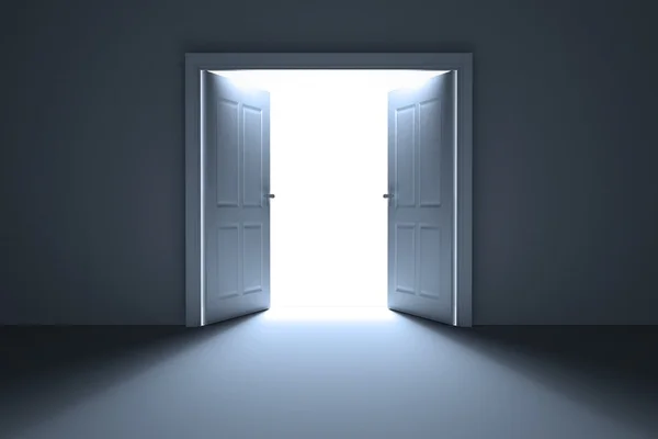 Ярко открытые двери — стоковое фото