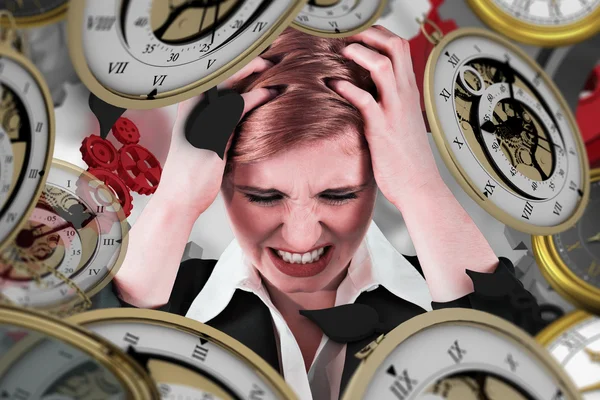 Immagine composita di donna d'affari stressata con le mani sulla testa — Foto Stock