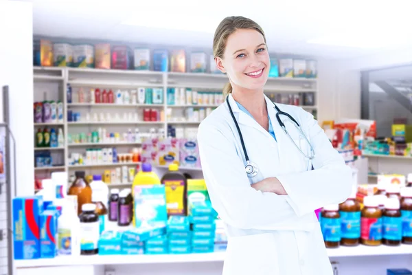 Imagem composta de médico sorrindo olhando para a câmera — Fotografia de Stock