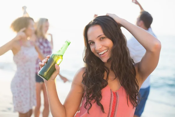 Gruppe von Freunden, die Spaß haben — Stockfoto