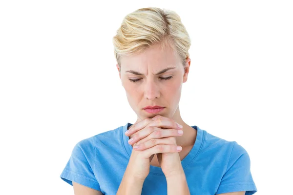 Mooie blonde vrouw bidden — Stockfoto