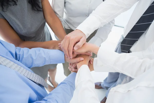 Equipo de negocios celebrando un buen trabajo —  Fotos de Stock