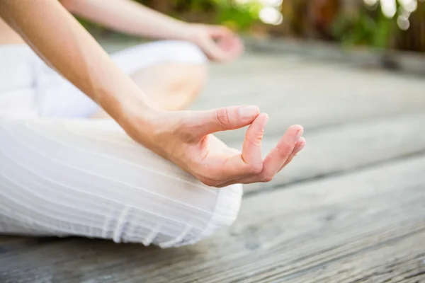 女性の瞑想に合う — ストック写真