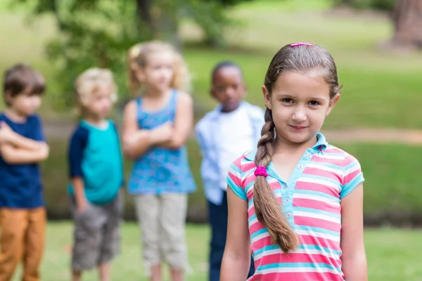 Bambino felice nel parco insieme — Foto Stock