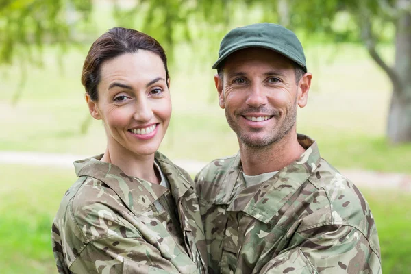 Militærforeldre gjenforent – stockfoto