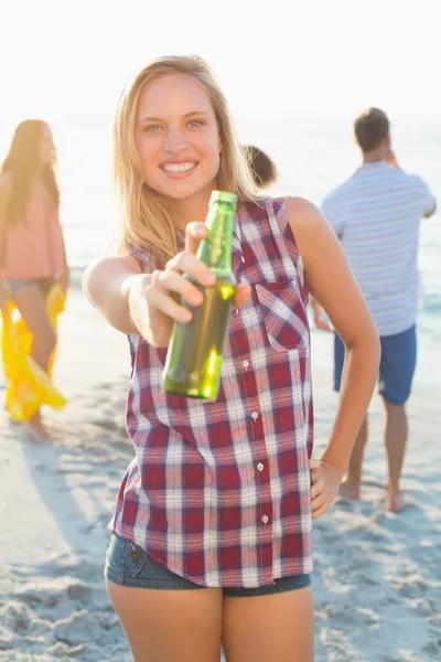 Grupp av vänner att ha kul — Stockfoto