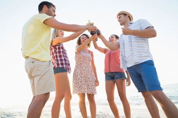 Grupo de amigos se divertindo — Fotografia de Stock