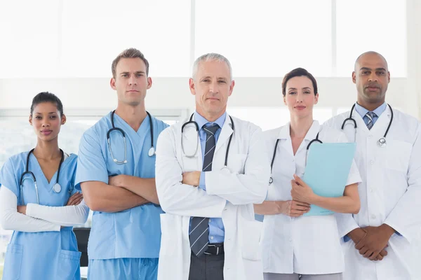 Equipo de médicos sonrientes —  Fotos de Stock