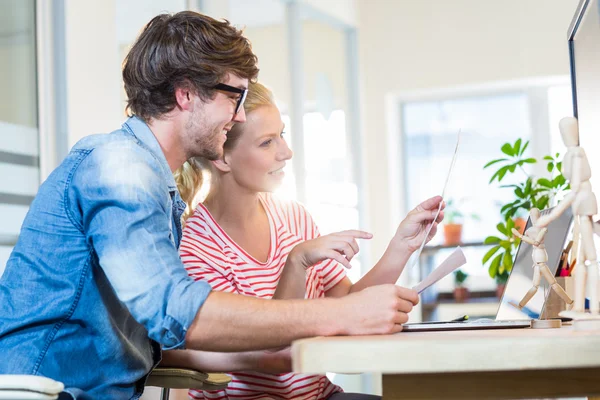 Professional designers working on photos — Stock Photo, Image