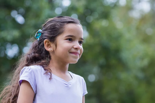 Petite fille souriante — Photo