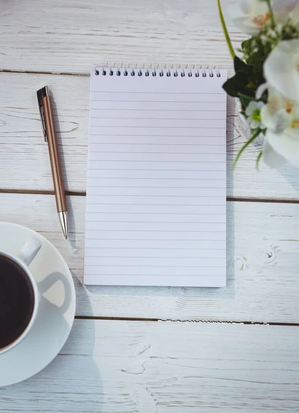 Overhead shot of notepad — Stock Photo, Image