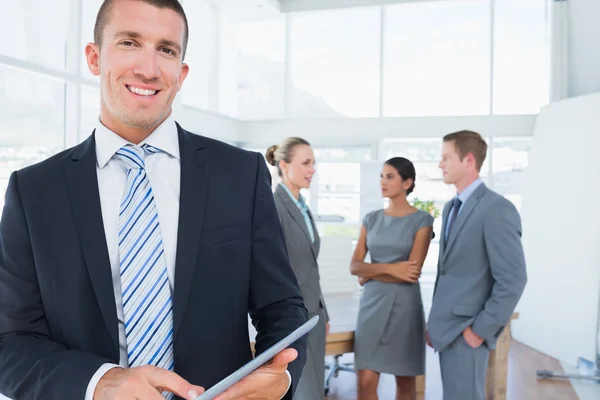 Businessman using tablet — Stock Photo, Image