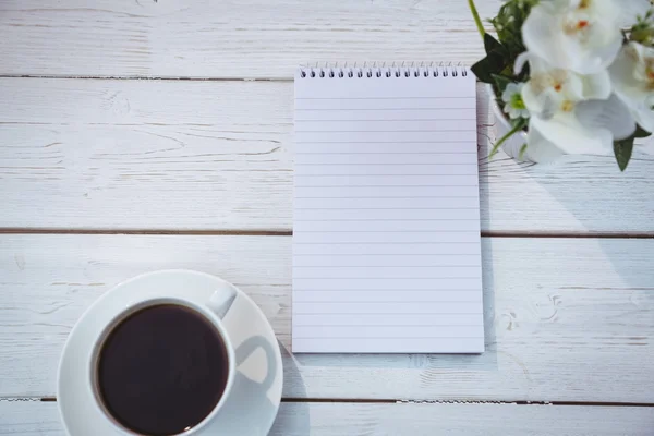 Overhead shot of notepad — Stock Photo, Image