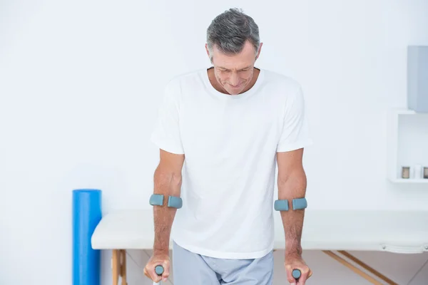 Patient standing with crutch — Stock Photo, Image