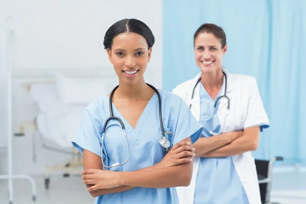 Mulheres médicas confiantes — Fotografia de Stock