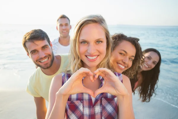 Grupo de amigos se divertindo — Fotografia de Stock